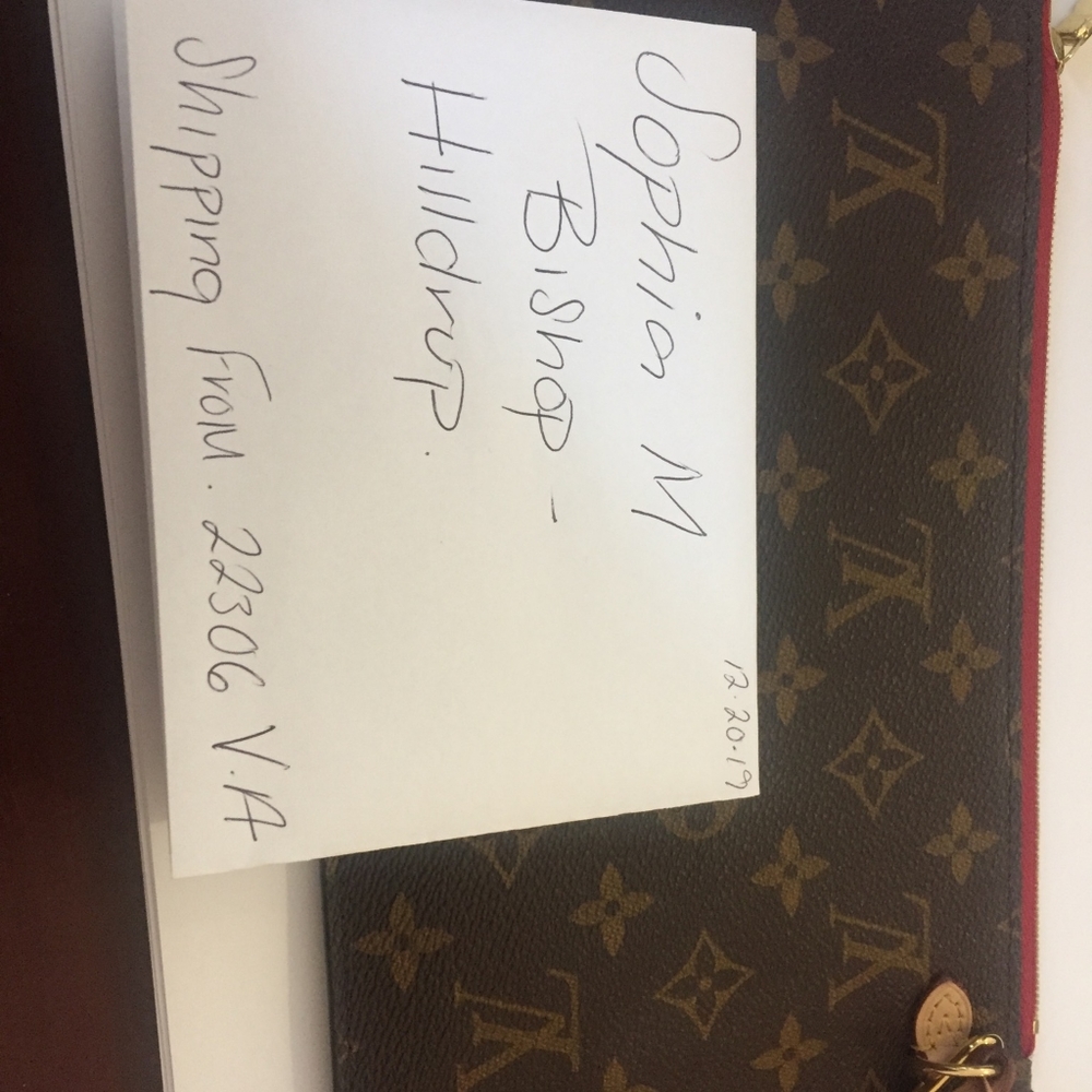 Louis Vuitton pouchette